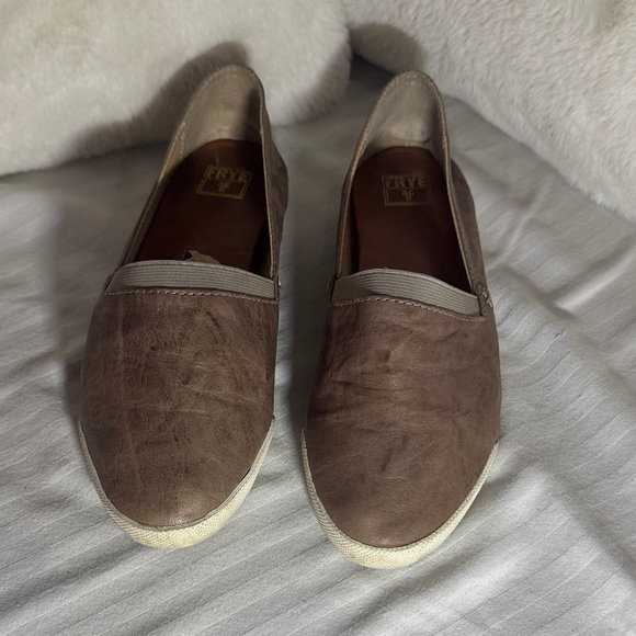 Frye Women’s Melanie Brown Leather Slip-On Flats Shoes - Size 7 - Picture 1 of 9